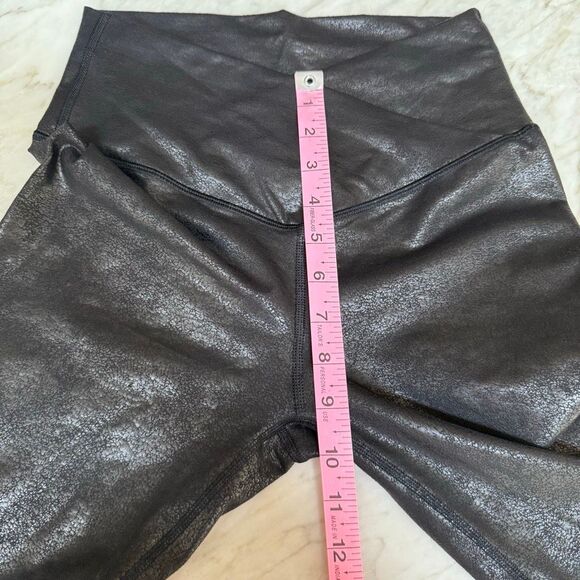 OFFLINE By Aerie Hugger Crackle Crossover Legging black size M - Picture 7 of 8